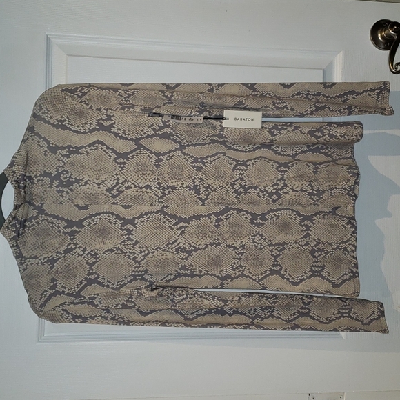 Aritzia long sleeve turtleneck size small - Picture 2 of 3